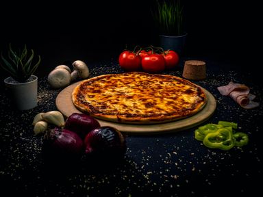 4 sajtos pizza Eger első vékonytésztás pizzériájában